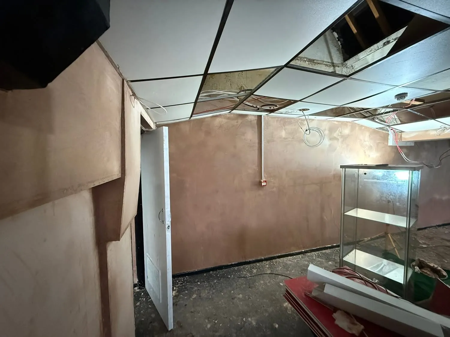 Commercial fit-out at the Porth pool hall (3 of 3)